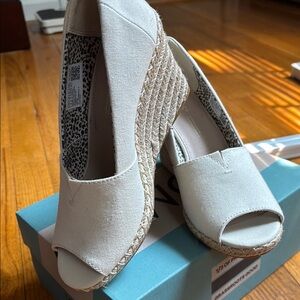Toms Cream Espadrille Shoes with Woven Design